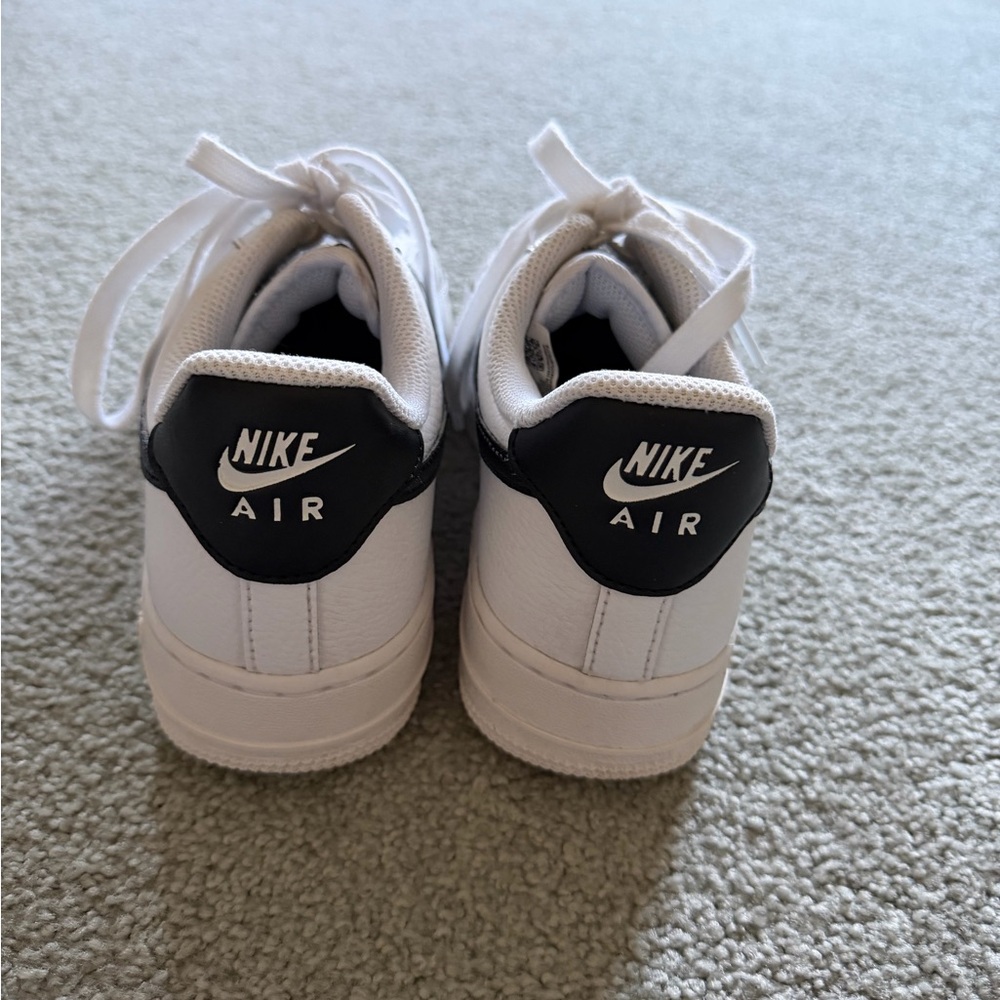 Women’s Nike Air Force 1 White with Black Swoosh, Size 9 - Picture 4 of 5